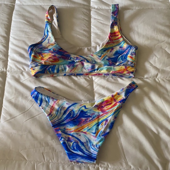 Cheeky two piece bikini - Picture 3 of 3